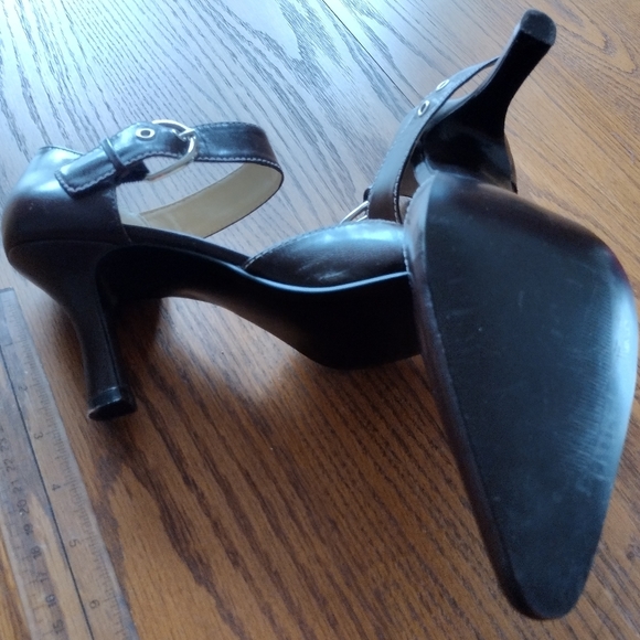 Chocolate Brown Ivory Top Stitching Heels EUC Sz8 - Picture 3 of 4